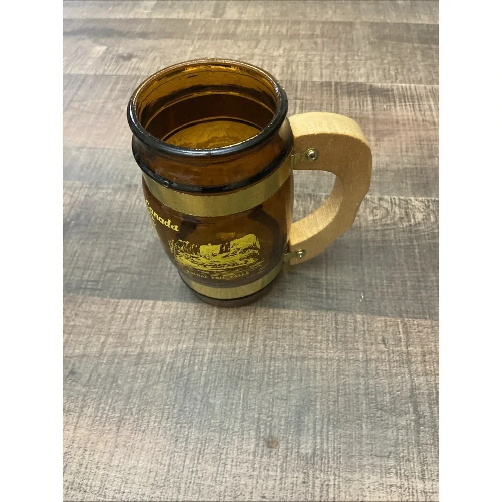 Vintage Niagara Falls, Canada Souvenir Wood Handled‎ Collectible Drinking Mug